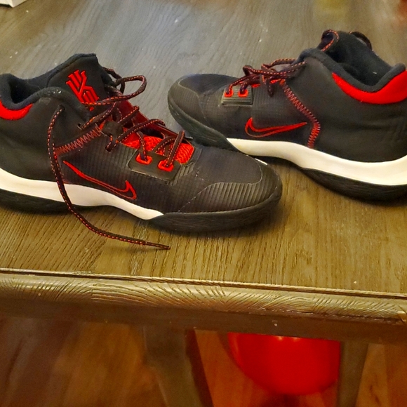 Youth boys basketball shoes - Picture 8 of 8